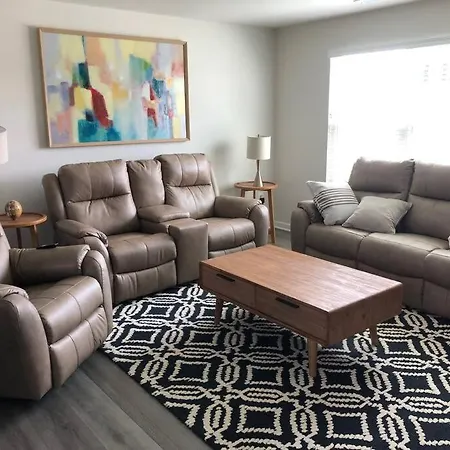 Four-Bedroom Home In Cambridge